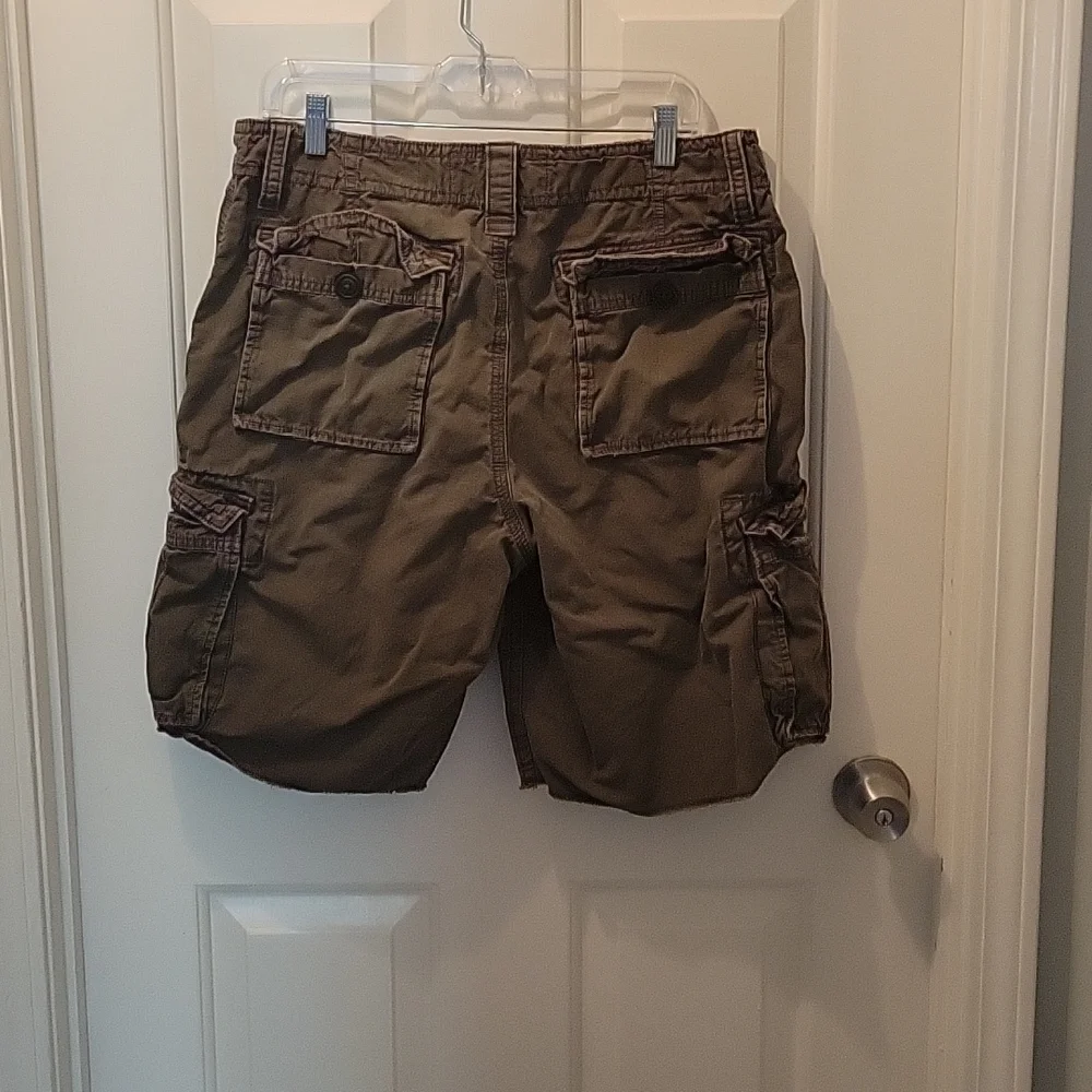 American Eagle Cargo Shorts - Picture 3 of 4